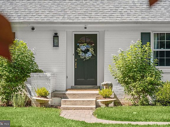 2nd image of 8436 Burning Tree Rd