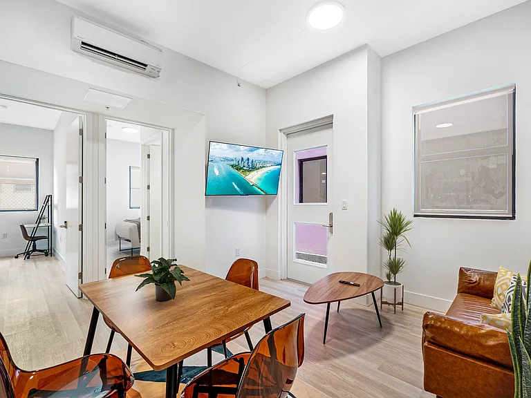 Plum Apartments — Photo 9