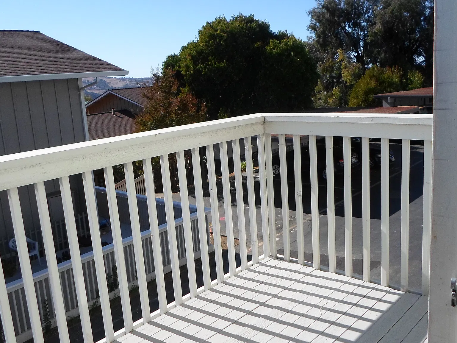 3 bed, 1200 sqft, $2,995 — Photo 2