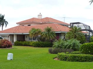 2079 Michigan Ave NE, Saint Petersburg, FL 33703