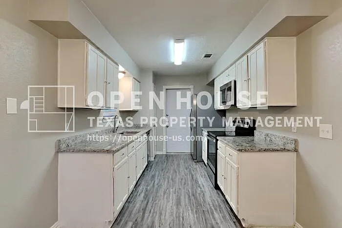 6915 Renfro Dr — Photo 5