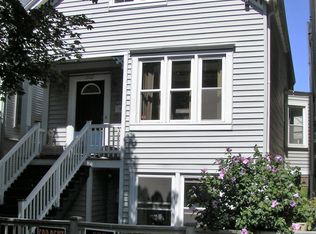 1502 W School St, Chicago, IL 60657