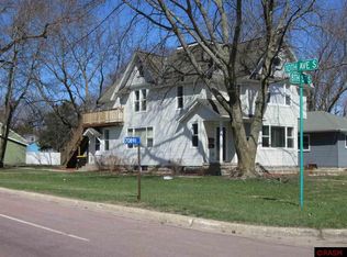 928 8th St S, Saint James, MN 56081