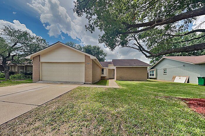 1st image of 24030 Griffin House Ln