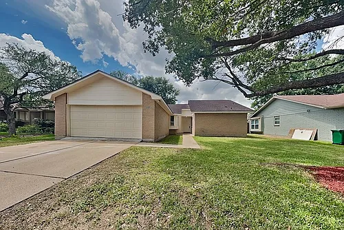 24030 Griffin House Ln Photo 1