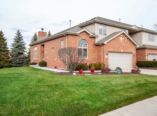 9430 Caledonia Dr, Tinley Park, IL 60487