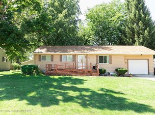 224 Woodhaven Dr, Lansing, MI 48917