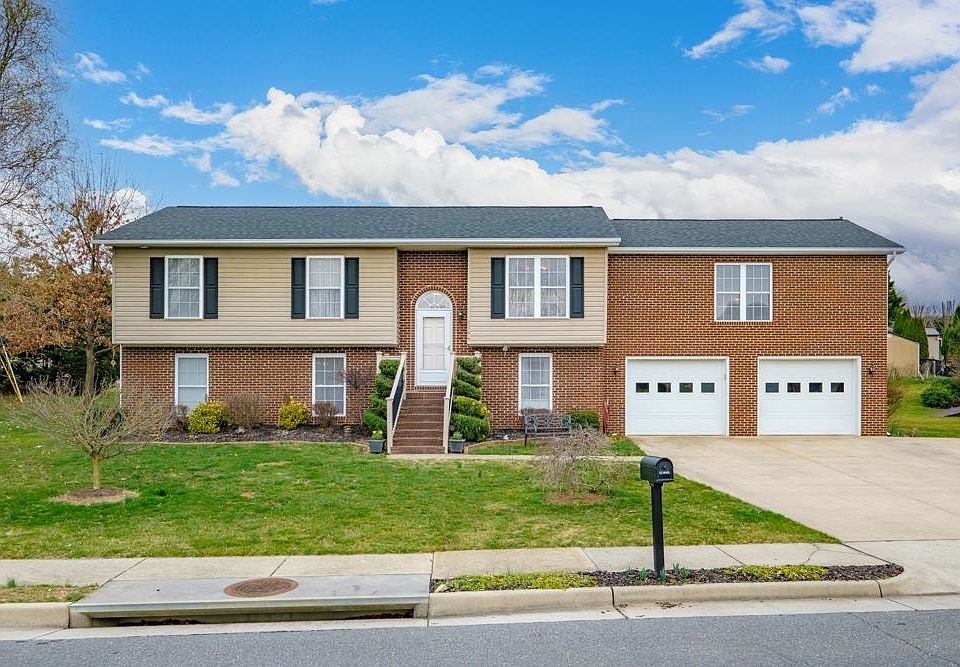 1st image of 1794 Park Lawn Dr