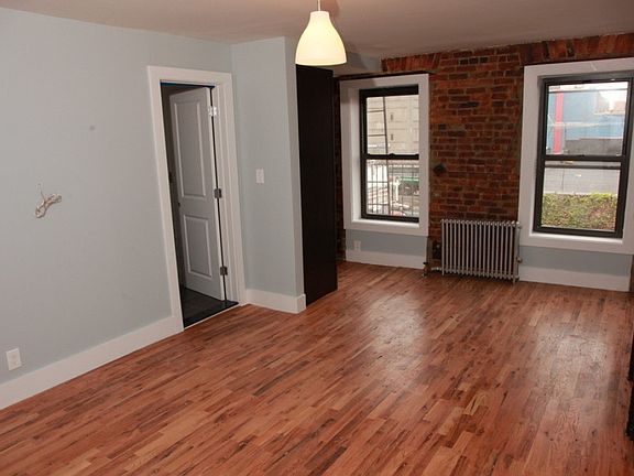 2nd image of 1393 Pacific St