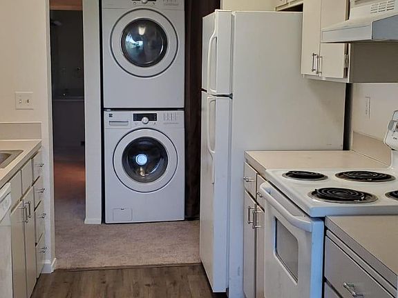 3rd image of 18100 15th Ave NE APT 220