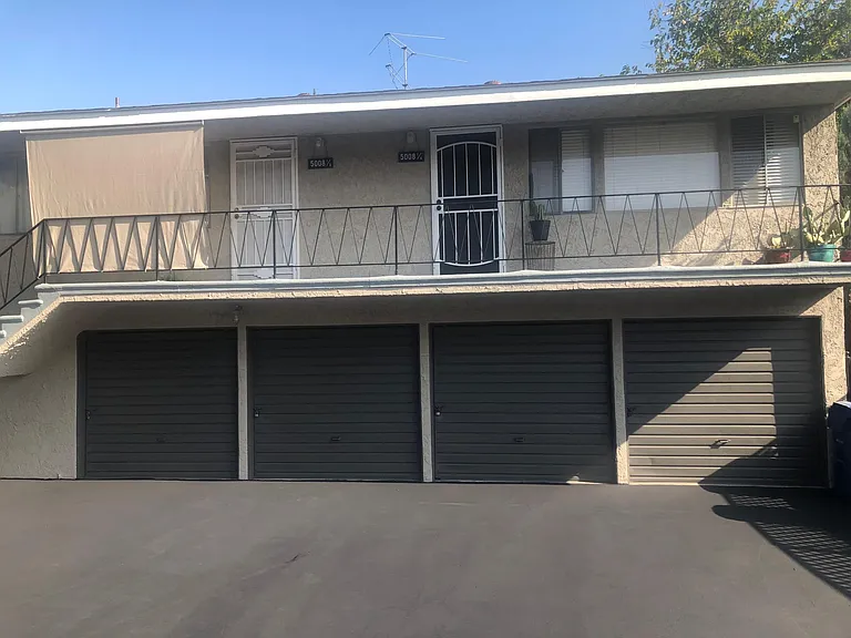 5010 Riverton Ave — Photo 5
