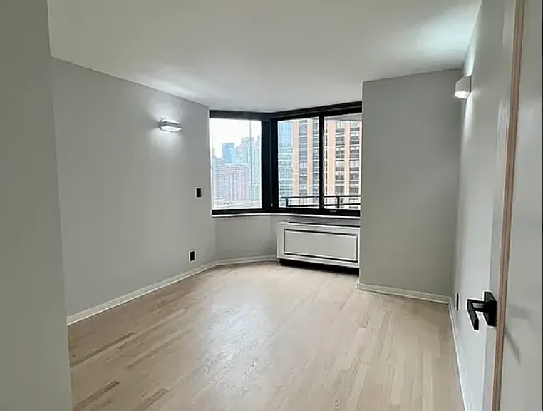 1991 Broadway #12A — Photo 10