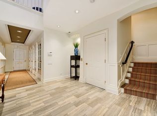523 W Armitage Ave, Chicago, IL 60614