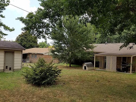 2nd image of 2490 Briarwood Dr