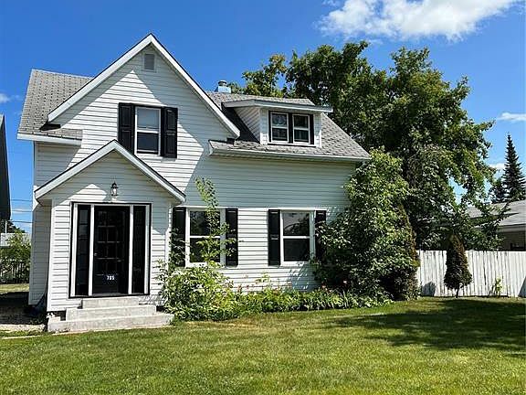 3rd image of 705 1st St W
