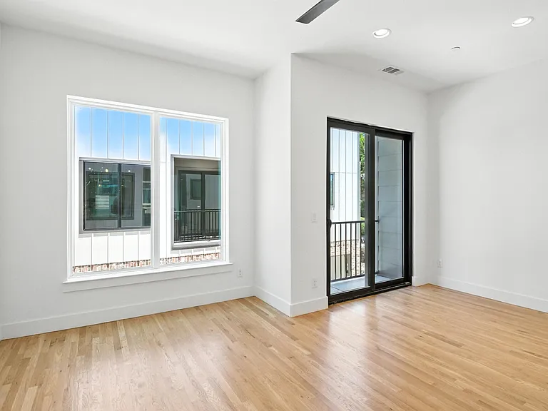 5837 Oram St #3 — Photo 5