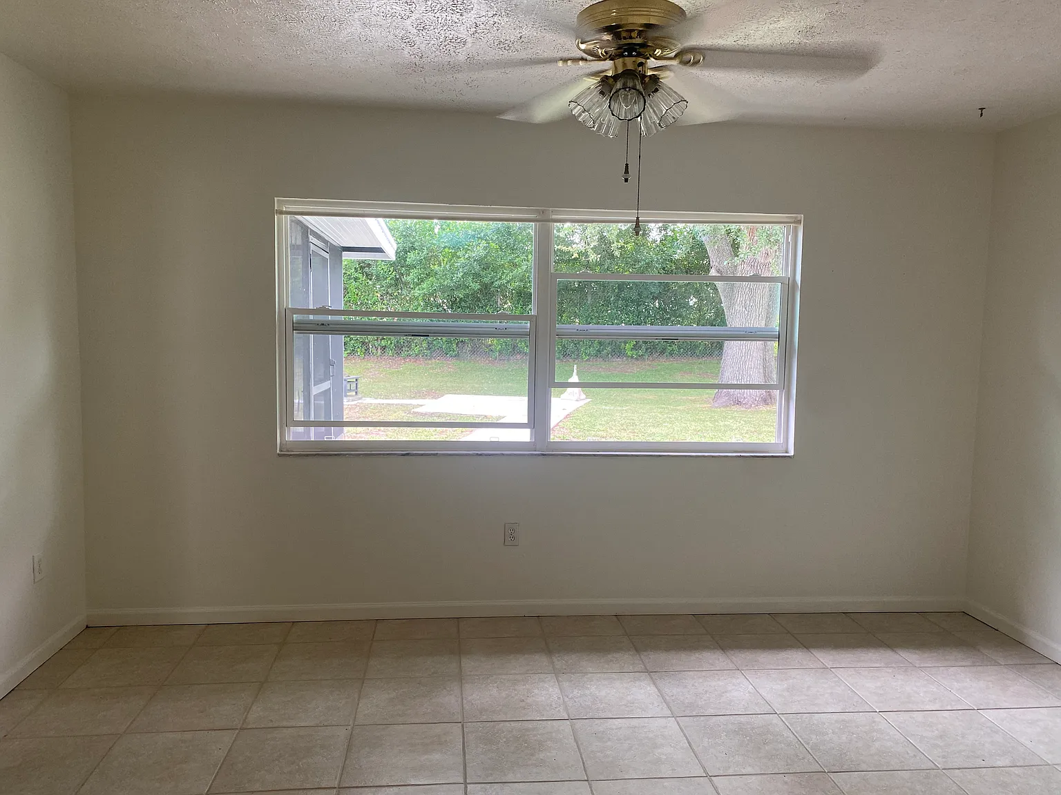 3 bed, 1200 sqft, $2,000 — Photo 4