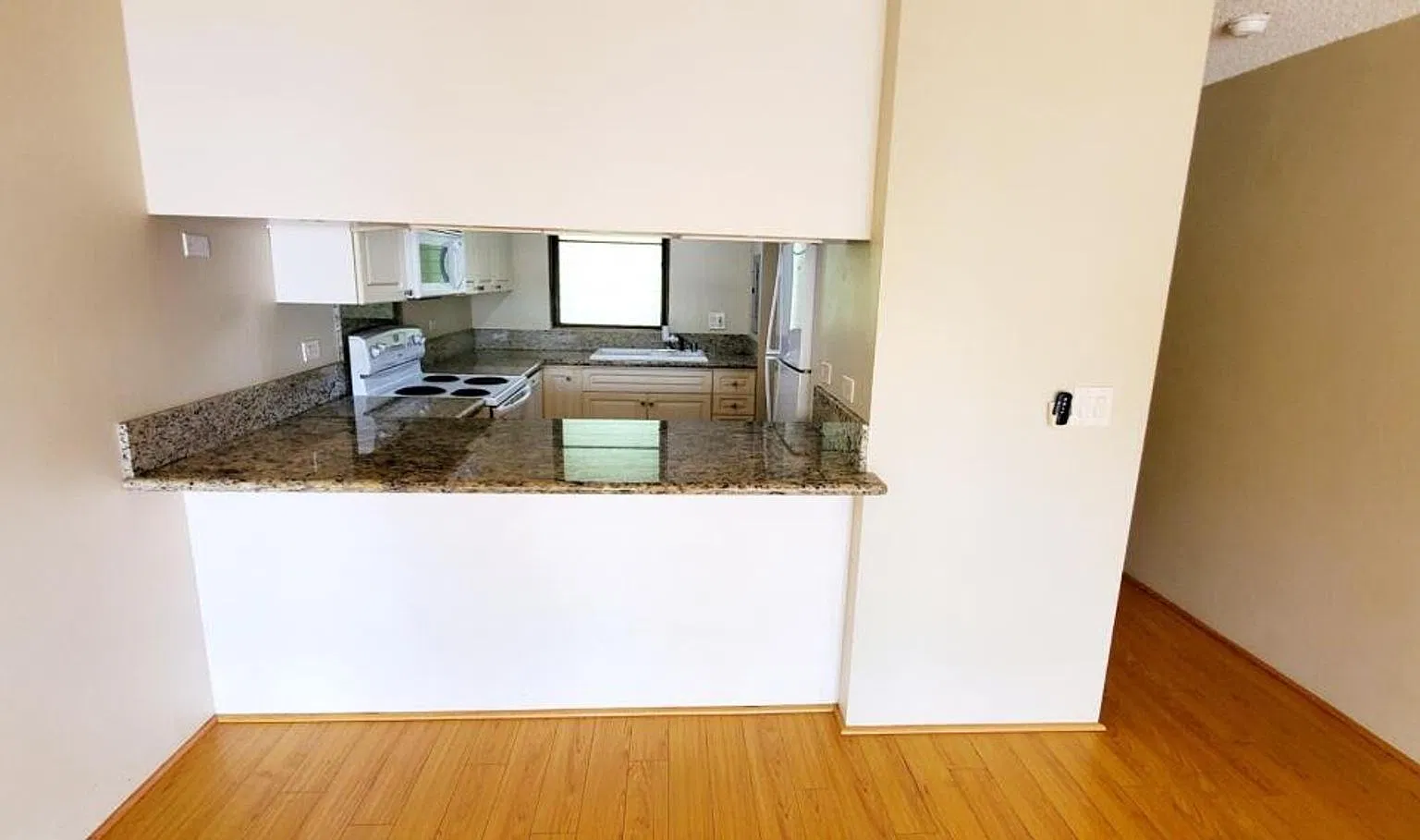 $3,100 - Mauna Luan Condo @ 521 Hahaione Street #14F- 1-bed/1-bath/1-parking — Photo 2