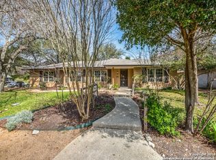 401 Dalecrest Dr, Windcrest, TX 78239