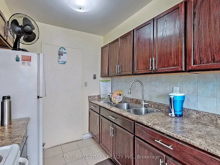 20 Gilder Dr #1208 — Photo 31