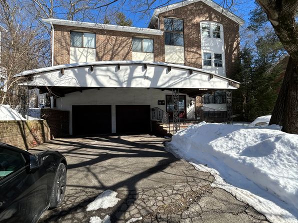 24 Broadlawn Park #22