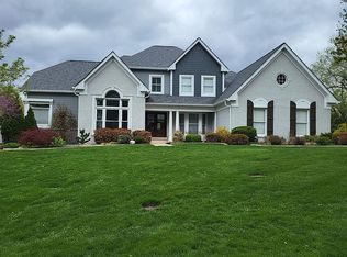 327 Hampshire Hill Ln, Saint Louis, MO 63141