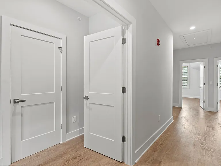 105 Brandon Ct — Photo 37