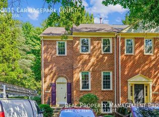 10411 Carriagepark Ct, Fairfax, VA 22032