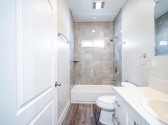 3rd image of 6845 Radford Ave