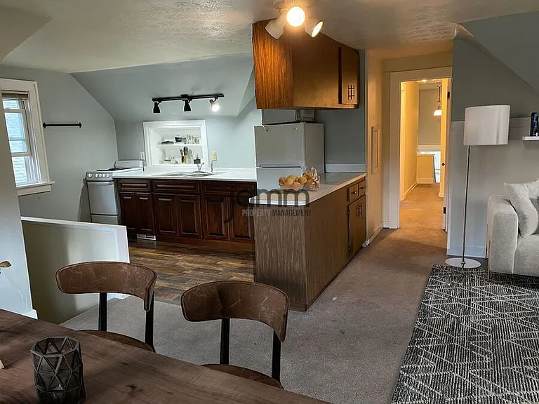 1257 W Clifton Blvd #3 — Photo 3
