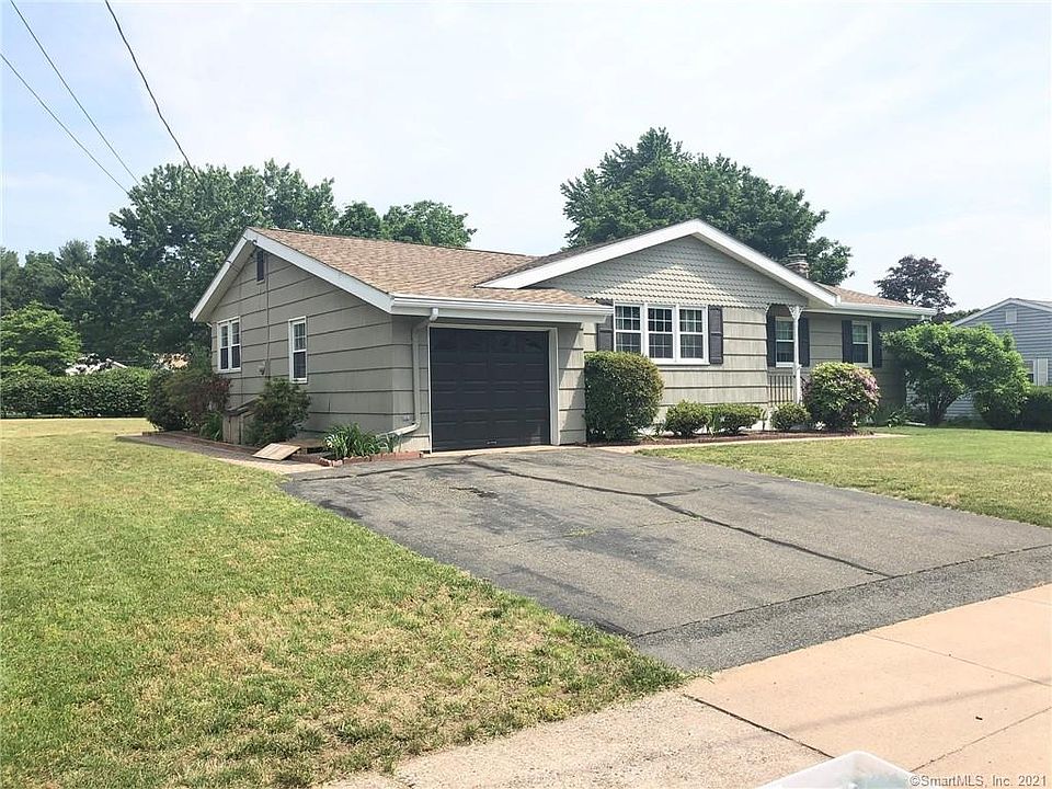1st image of 121 Cushman Dr