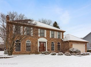 20 Hawkins Cir, Wheaton, IL 60189