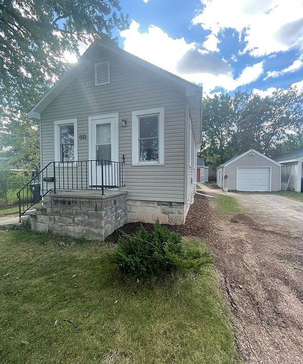 1st image of 134 Gruenwald Ave