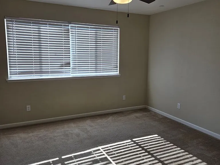 1443 Greenbrier Dr — Photo 19