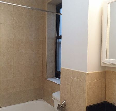 5th image of 208 E 124th St APT 4