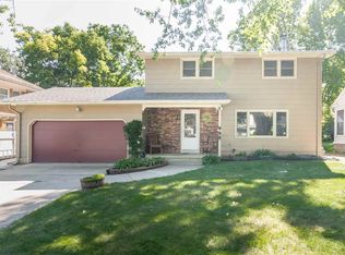 135 Lovejoy Ave, Waterloo, IA 50701