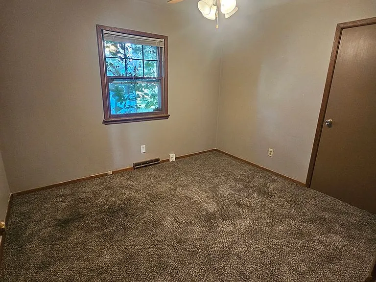 725 W Talmage St — Photo 16