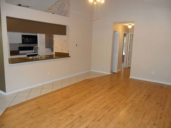 Living room / Kitchen area