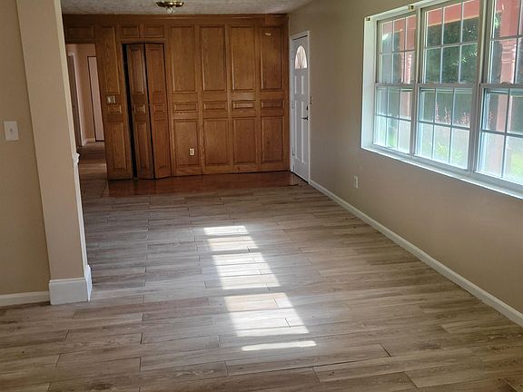 2nd image of 3560 Arbor Shores Dr