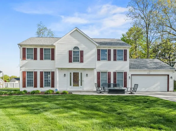 3838 Fern Hill Dr, Mishawaka, IN 46544