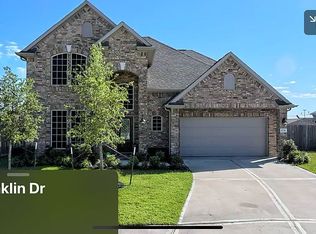 9538 Franklin Dr, Mont Belvieu, TX 77523