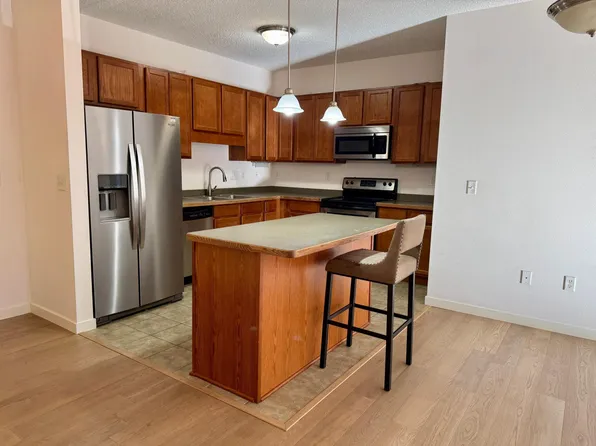 619 8th St SE Unit 203, Minneapolis, MN 55414