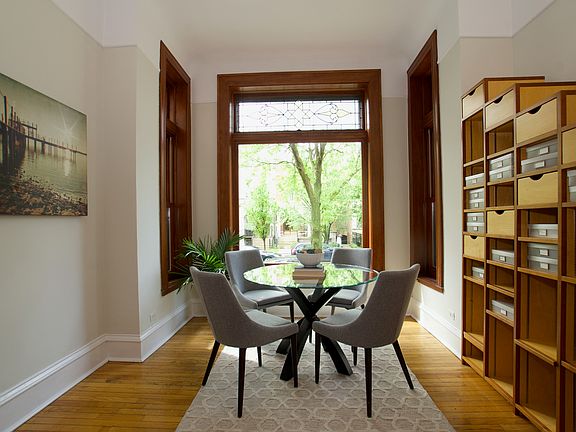 3rd image of 850 W Oakdale Ave #1