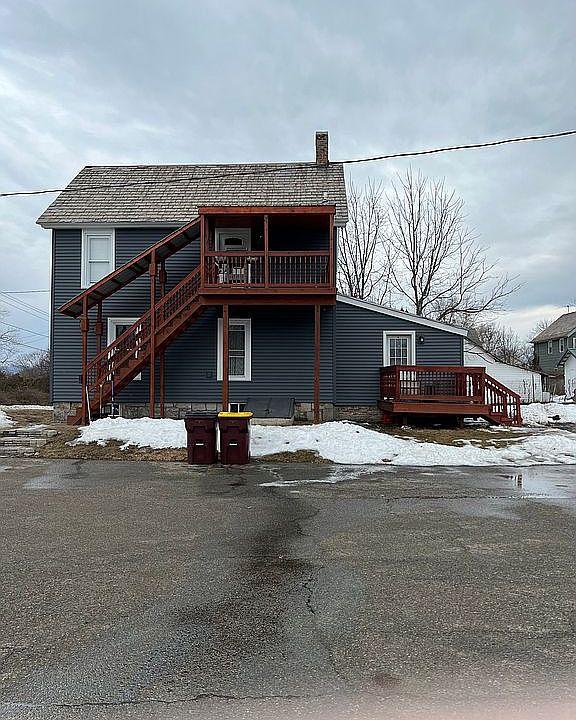 2nd image of 21 Riverview St