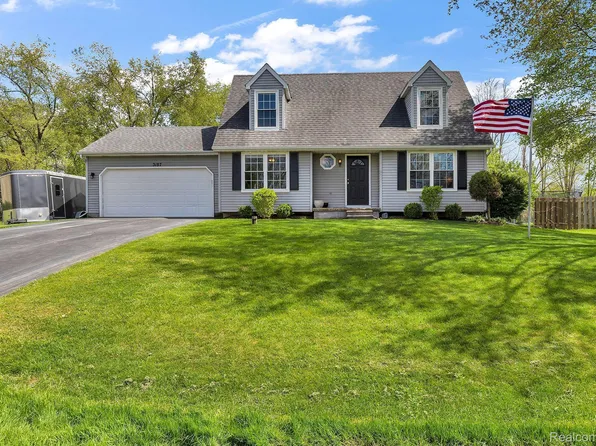 3187 Sandpoint Dr, Brighton, MI 48114