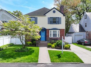 21422 33rd Ave, Bayside, NY 11361