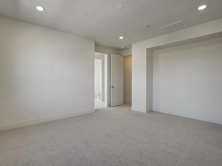 12101 Almeria Way — Photo 18