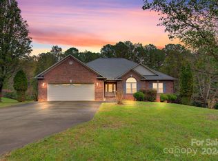 5358 Beacon Ridge Dr, Granite Falls, NC 28630