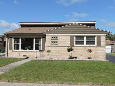 233 Park Ter, South Chicago Heights, IL, 60411