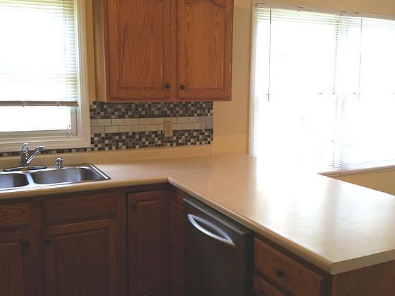 3rd image of 1314 Marion Ave